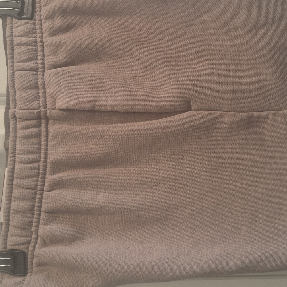 Reebok Relaxed Fit Shorts in Brown New Womens S - Picture 4 of 4